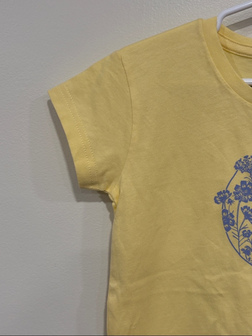 Carhartt Yellow Kids with Floral Graphic Tee 4T - Picture 4 of 11